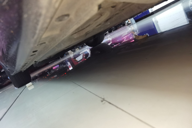 别克 君越 2016款 20T 精英型机舱底盘29