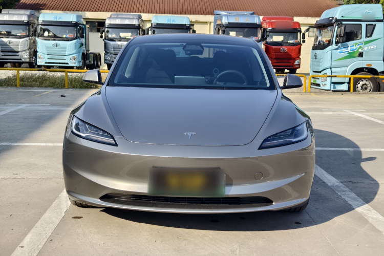 特斯拉 Model 3 2023款 长续航全轮驱动版车身外观6004