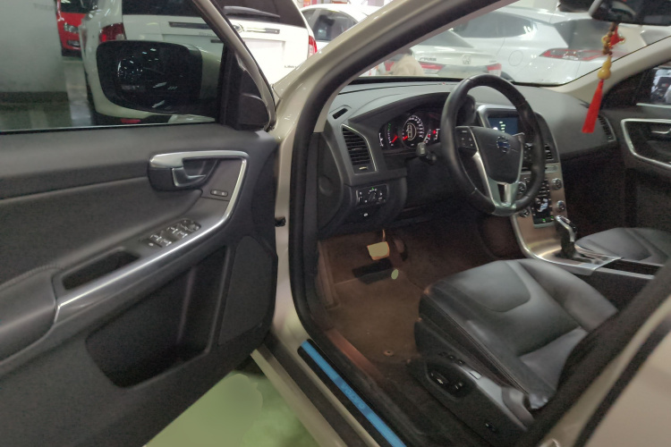 沃尔沃XC60 2017款 T5 AWD 智进版中控内饰20