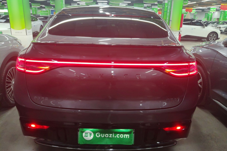 鸿蒙智行 智界R7 2024款 纯电 802km Max车身外观6