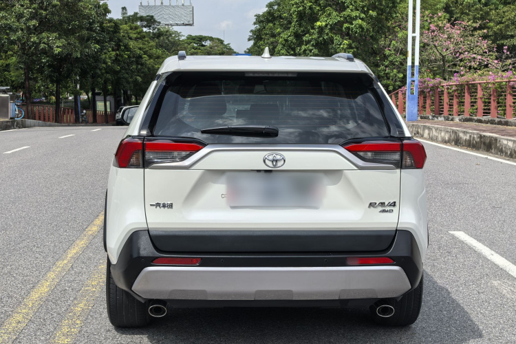 丰田 RAV4荣放 2020款 2.0L CVT四驱尊贵版车身外观6005