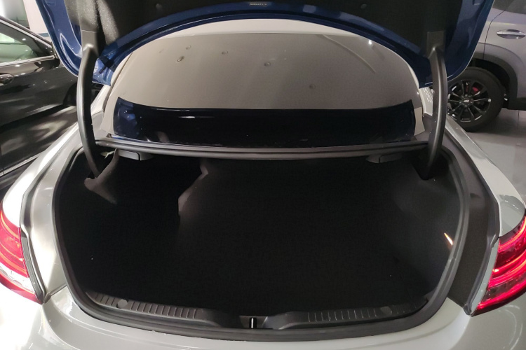 奔驰C级(进口) 2018款 C 200 轿跑车局部细节23