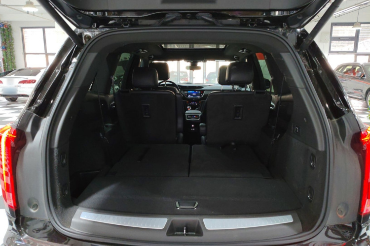 凯迪拉克XT6 2022款 2.0T 六座四驱风尚型机舱底盘23