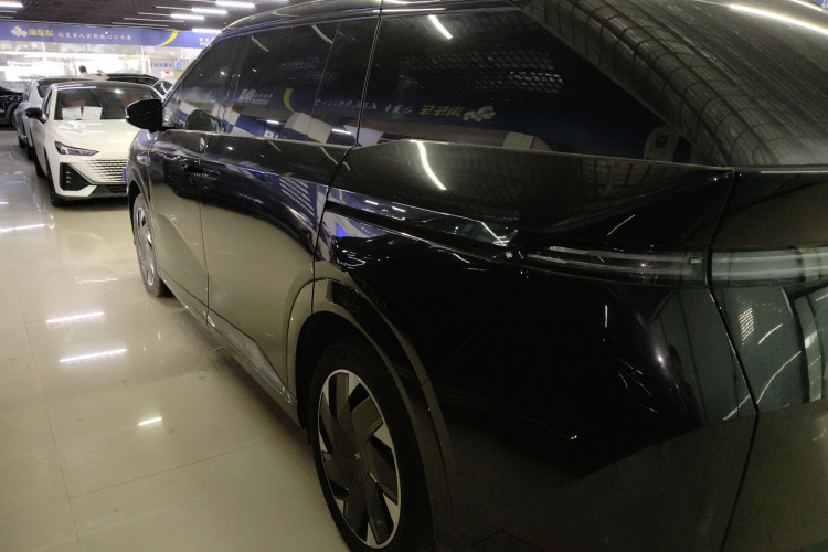 小鹏X9 2024款 610长续航Pro车身外观6003