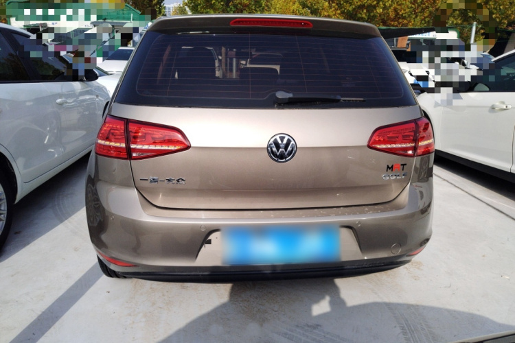 大众 高尔夫 2015款 1.6L 自动舒适型车身外观6