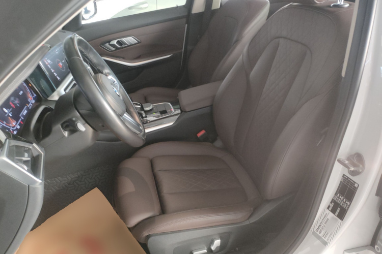 宝马3系 2022款 320Li M运动套装中控内饰19