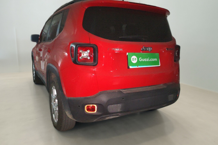 Jeep 自由侠 2019款 220T 自动领先版车身外观5