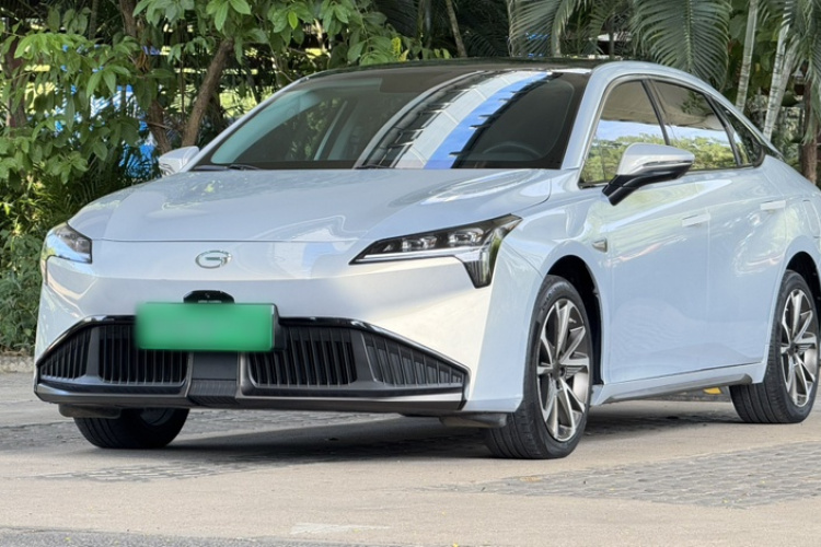 埃安 AION S Plus 2022款 70 智领版车身外观1