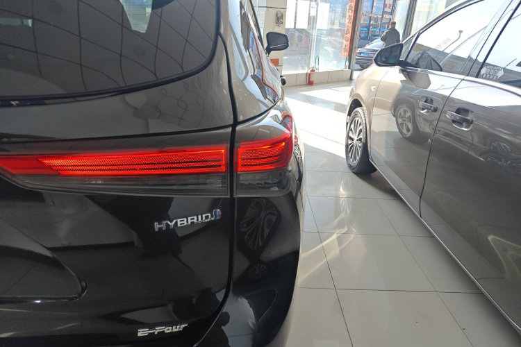 丰田 汉兰达 2022款 双擎 2.5L 四驱精英版 7座车身外观6006