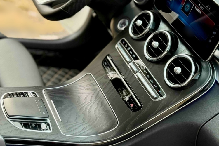 奔驰C级 2020款 改款 C 200 L 时尚型运动版中控内饰7002