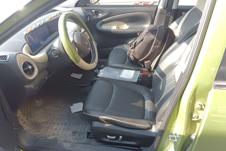 五菱汽车 五菱缤果 2023款 333km 灵犀互联款中控内饰19