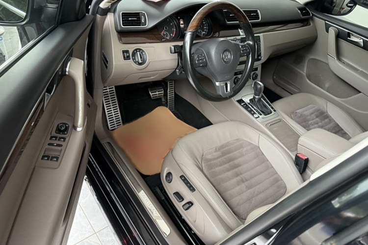 大众 迈腾 2015款 改款 1.8TSI 尊贵型中控内饰7003