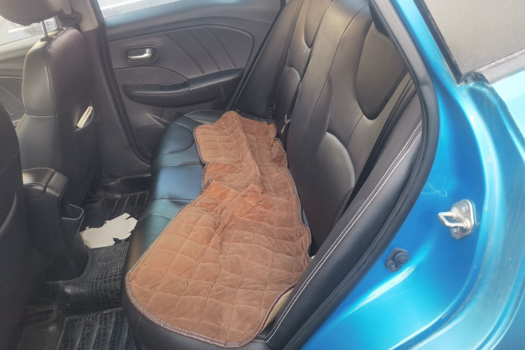 纳智捷 锐3 2016款 1.6L 手动智享型中控内饰21