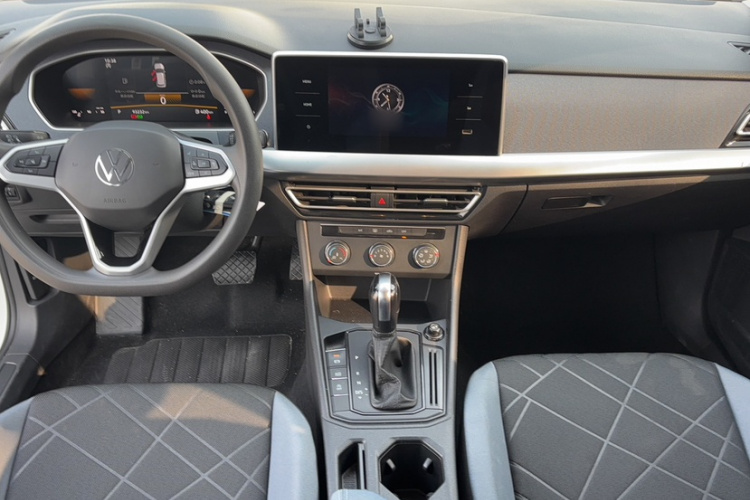 大众 朗逸 2023款 1.5L 自动得逸版中控内饰7004