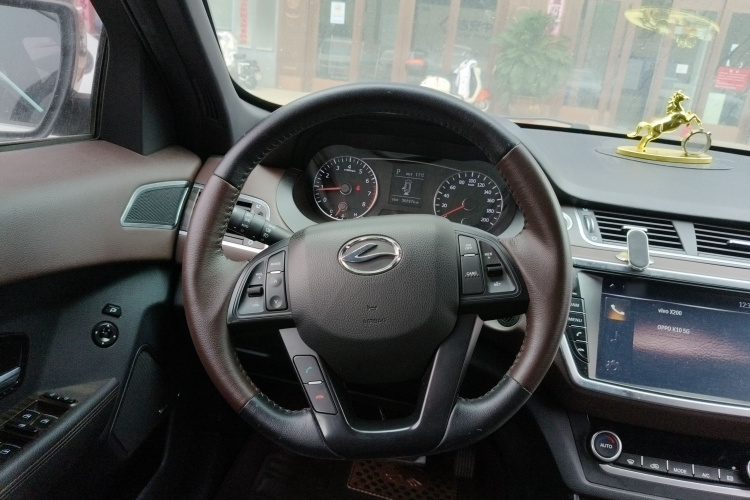 陆风X7 2015款 2.0T 全景尊贵版中控内饰13