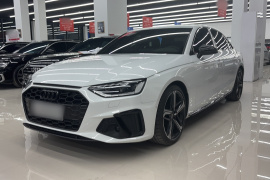 奥迪A4L 2022款 45 TFSI quattro 臻选动感型