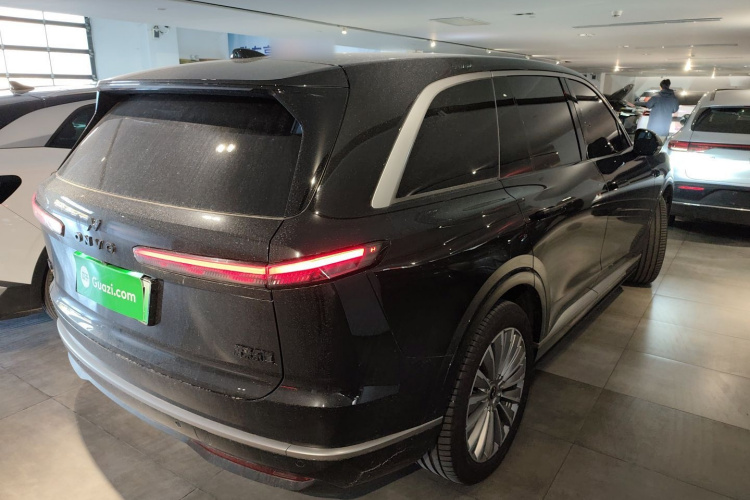 乐道L90 2025款 Ultra 六座版车身外观7