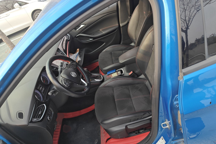 别克 威朗 2016款 两厢GS 20T 双离合燃情运动型中控内饰19