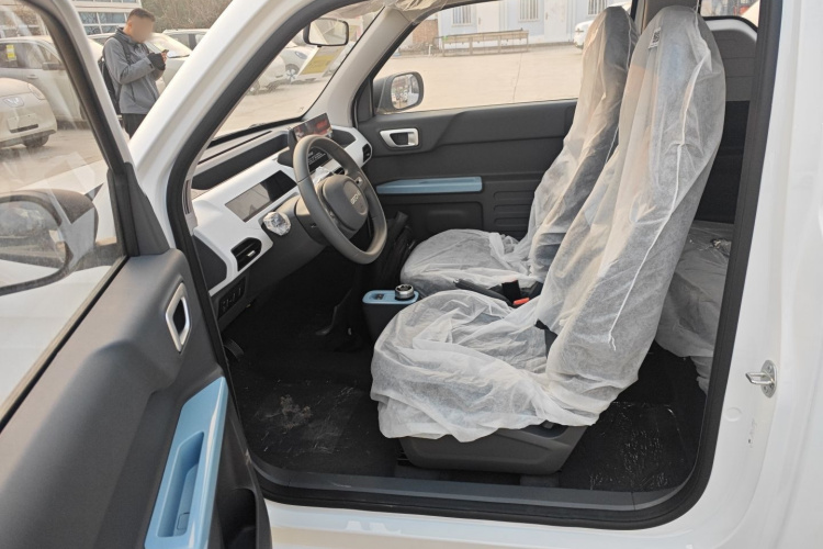 吉利银河 2024款 熊猫mini 200km 耐力熊中控内饰19