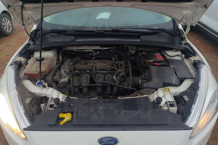 福特 福克斯 2015款 三厢 1.6L 自动舒适型机舱底盘24