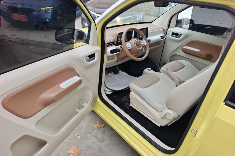 五菱汽车 宏光MINIEV 2024款 第三代 215km 进阶版中控内饰7003