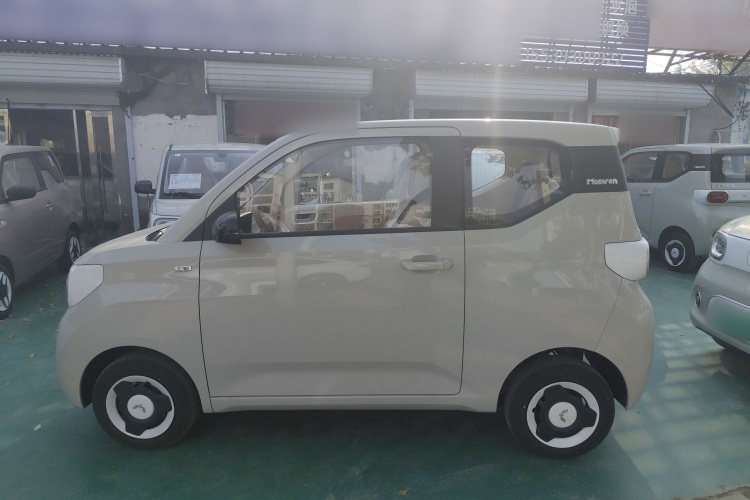 五菱汽车 宏光MINIEV 2024款 第三代 215km 青春版车身外观4