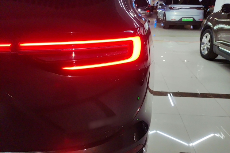 鸿蒙智行 问界M7 2024款 1.5T 后驱Plus版 6座车身外观9