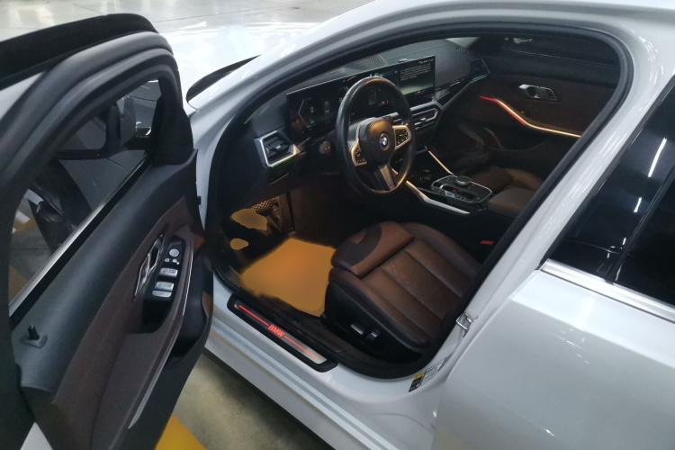 宝马i3 2023款 eDrive 40 L 曜夜套装中控内饰7003