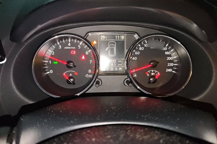 日产 逍客 2012款 2.0XV 雷 CVT 2WD局部细节14