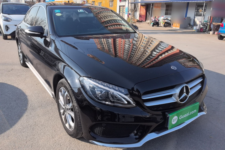 奔驰C级 2017款 改款 C 180 L 动感型运动版车身外观3