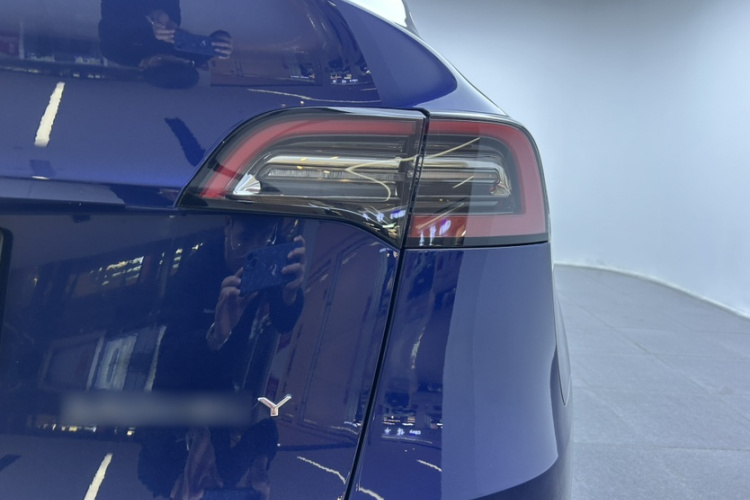 特斯拉 Model Y 2021款 长续航全轮驱动版车身外观6006
