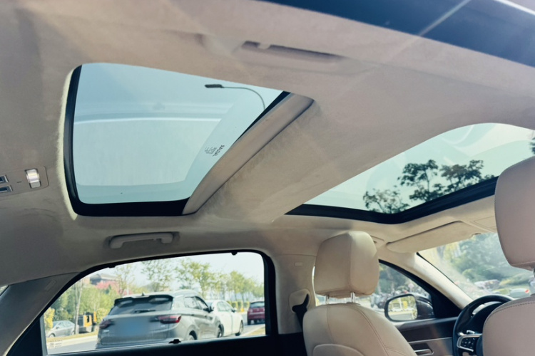 捷豹XFL 2018款 XFL 2.0T 200PS 精英版局部细节22