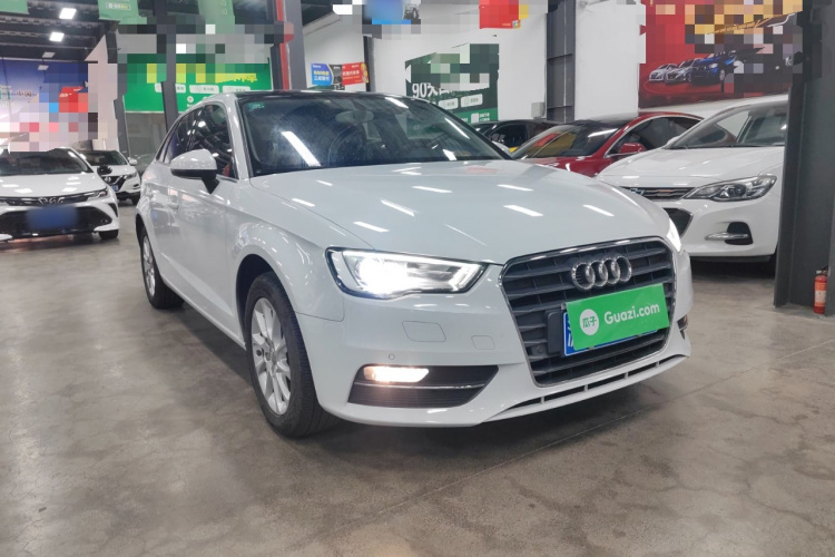 奥迪A3 2015款 Sportback 35 TFSI 百万纪念智领型车身外观3