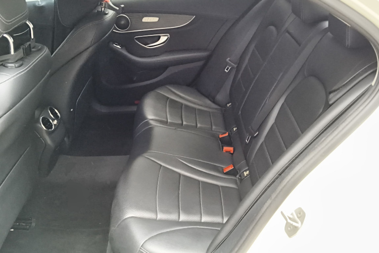 奔驰C级 2015款 改款 C 180 L 运动型中控内饰21