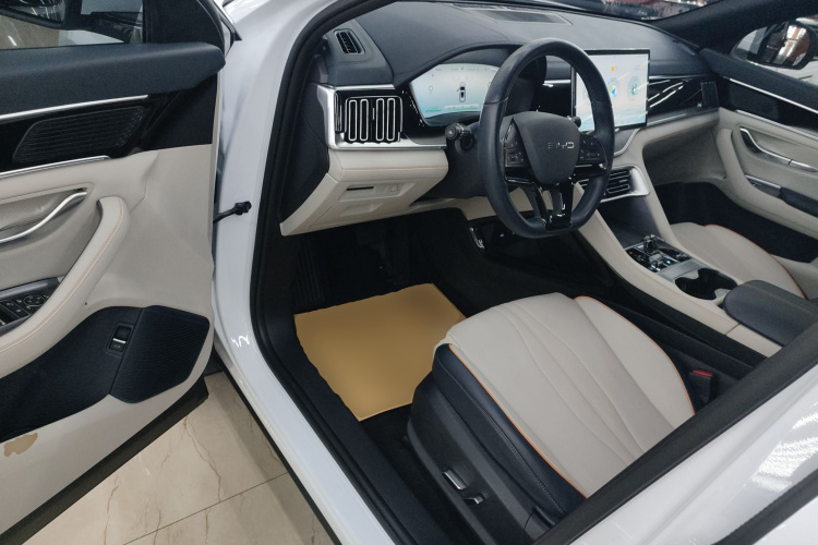 比亚迪 宋PLUS新能源 2023款 冠军版 EV 520KM 尊贵型中控内饰20