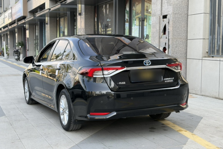 丰田 卡罗拉 2021款 双擎 1.8L E-CVT精英版车身外观6002