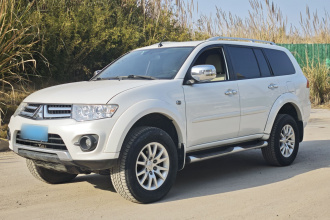 三菱 帕杰罗·劲畅 2013款 3.0L 自动四驱旗舰版