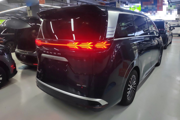 腾势D9 2022款 DM-i 970 四驱旗舰型车身外观7