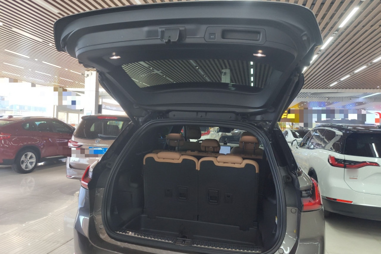 蔚来ES8 2020款 580KM 七座版机舱底盘23