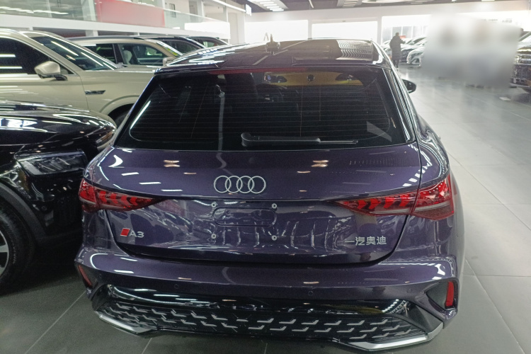 奥迪A3 2025款 Sportback 35TFSI 飞驰尊享型车身外观6004