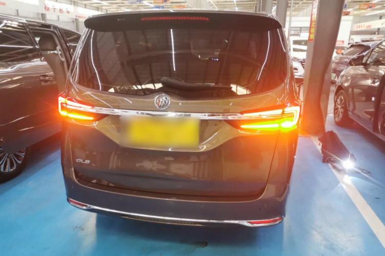 别克GL8 2023款 陆上公务舱 舒适型车身外观6