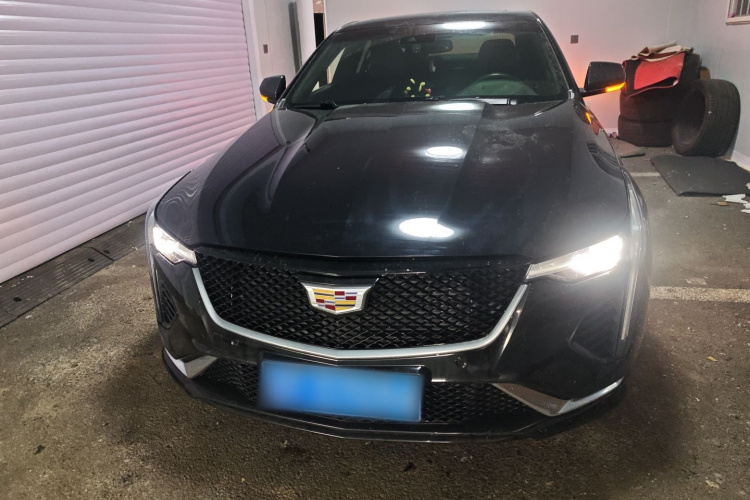 凯迪拉克CT4 2021款 28T 尊贵型车身外观2