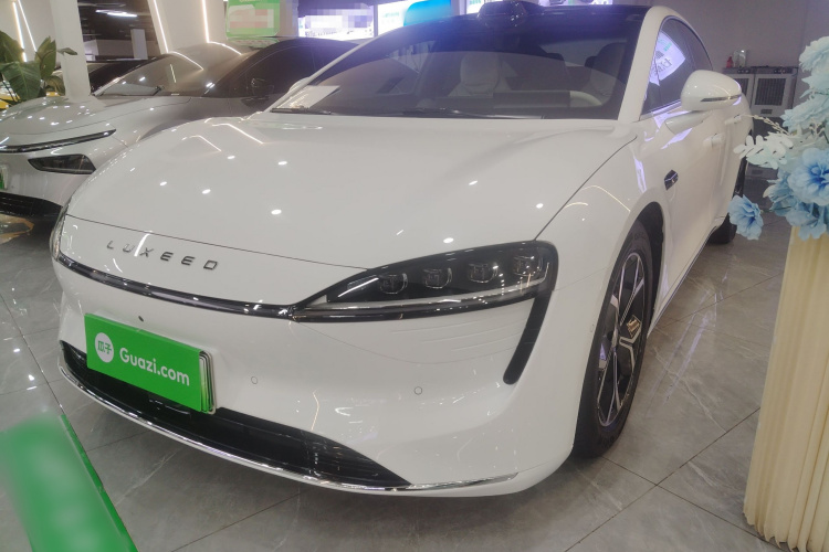 鸿蒙智行 智界S7 2025款 855km Max车身外观1