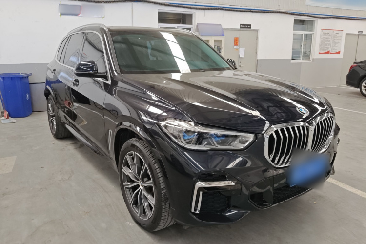 宝马X5 2022款 改款 xDrive 30Li 尊享型M运动套装车身外观6002