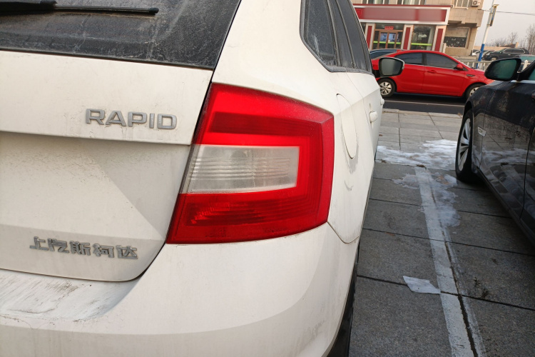 斯柯达 昕动 2018款 1.6L 自动标准版车身外观9