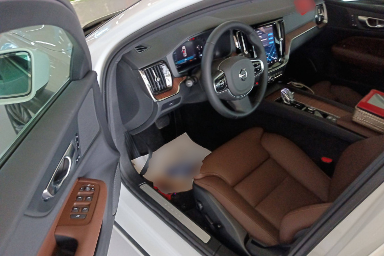 沃尔沃V60 2024款 B5 智远豪华版中控内饰20