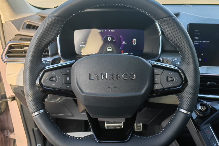 领克06 2021款 1.5T Shero粉色特别版局部细节13