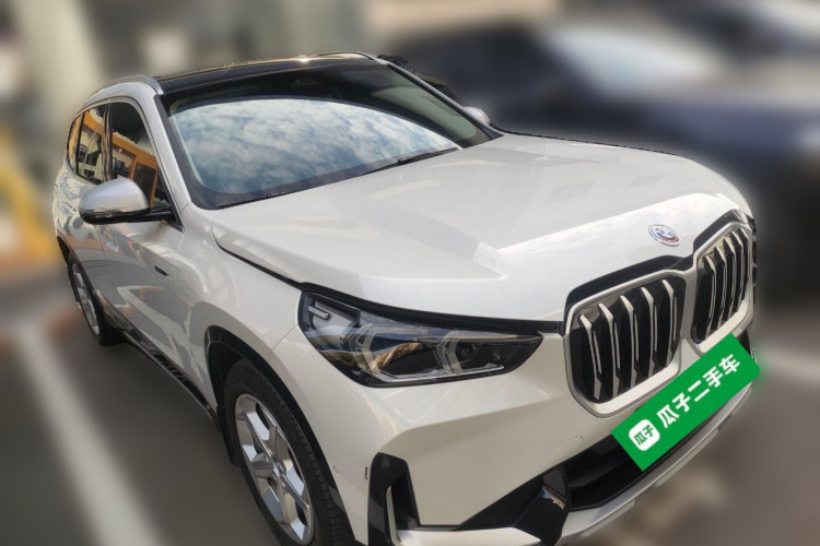 宝马iX1 2023款 eDrive25L X设计套装车身外观3