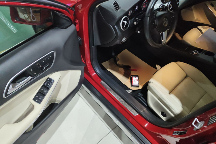 奔驰GLA 2016款 GLA 200 时尚型中控内饰7003