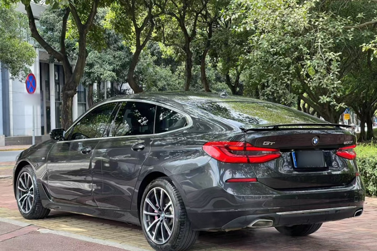 宝马6系GT 2021款 630i 豪华设计套装车身外观6004